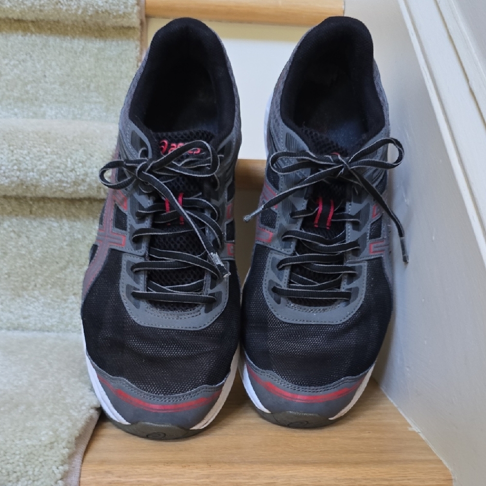 Asics 1011A194Black and Red Athletic Running Shoes